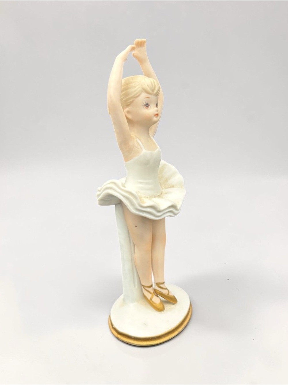 Vintage Lefton 1983 Ballerina 03835 Christopher Collection Figurine on Pedestal - Picture 7 of 14